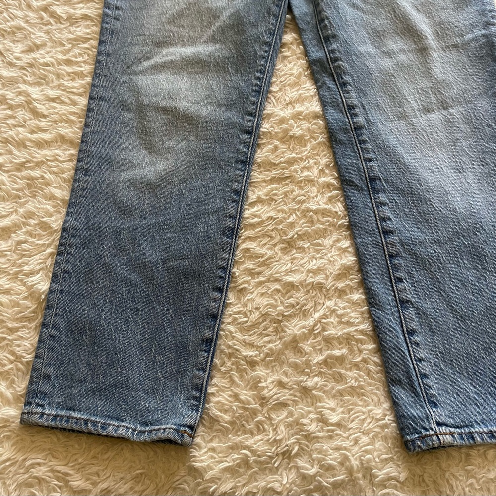 Madewell Petite Relaxed Jeans in Springtide Wash - Picture 5 of 10